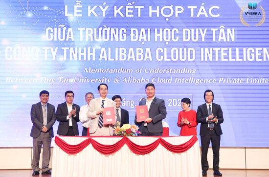 Đại học Duy Tân Ký kết Hợp tác với Công ty Alibaba Cloud Intelligence